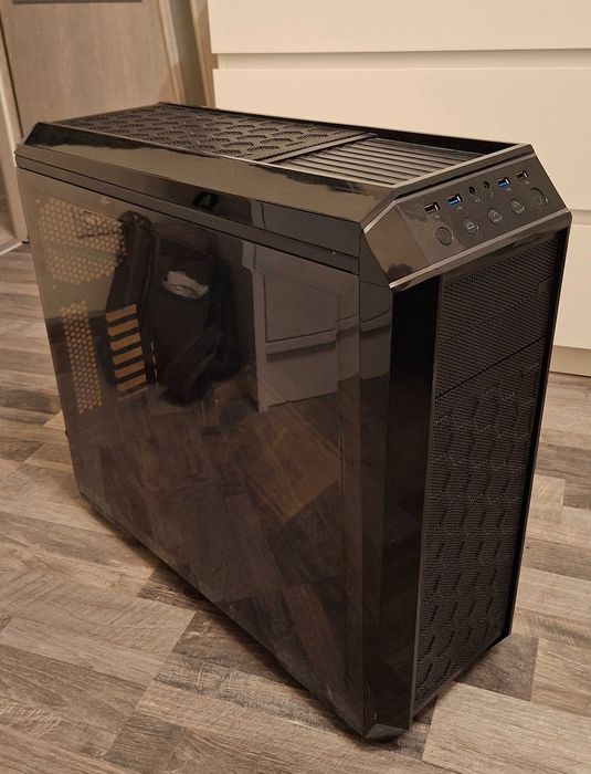 RTX 4070 TI Gigabyte, Corsair DDR 4 - 16GB, i7 12700k, Noctua NH-D15S Black, Carcasa Chiftec Stalion.