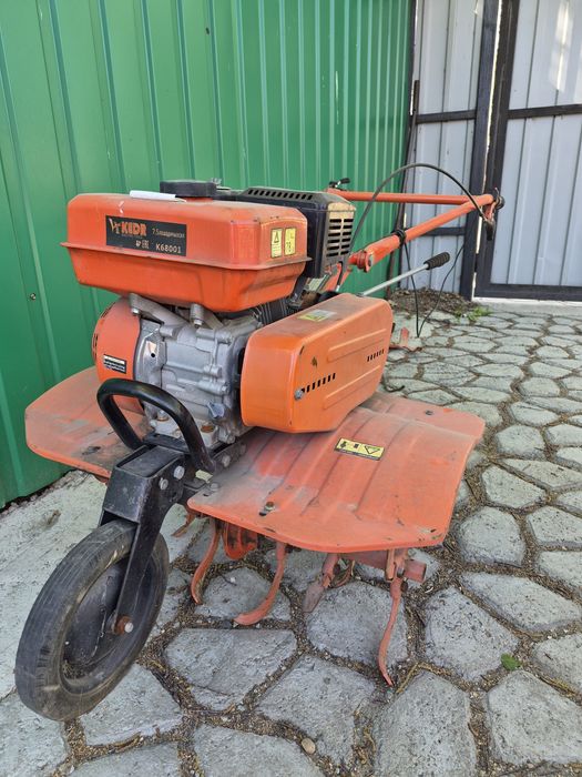 Продам культиватор KEDR K68001.