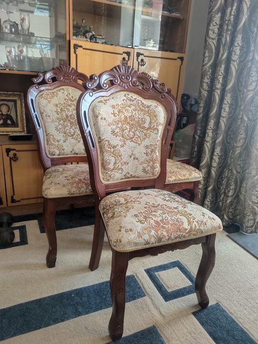 Продам три мягких стула!!!