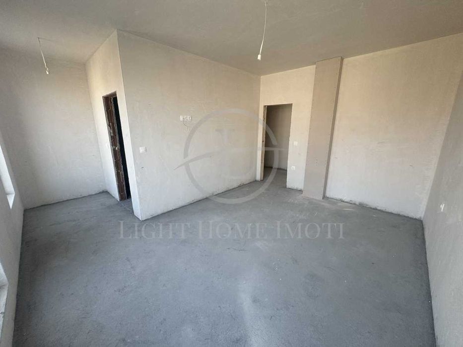 Продава се Тристаен апартамент в Пловдив, Беломорски - 178 кв.м за 637 €/кв.м - Снимка #1