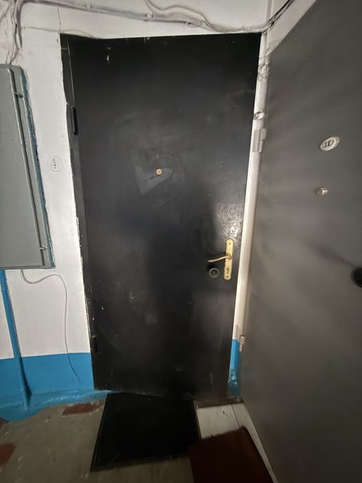 Срочно продам двери