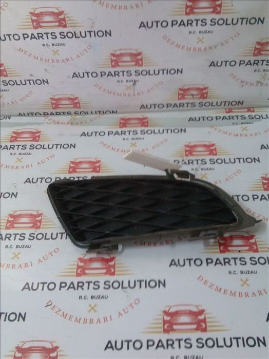 grila dreapta bara fata mazda 6 an fabr.2006