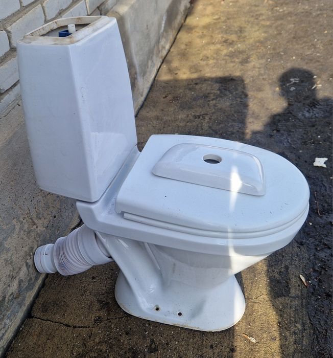 Продаётся унитаз