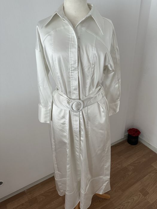 Zara Rochie midi trench cu curea alb