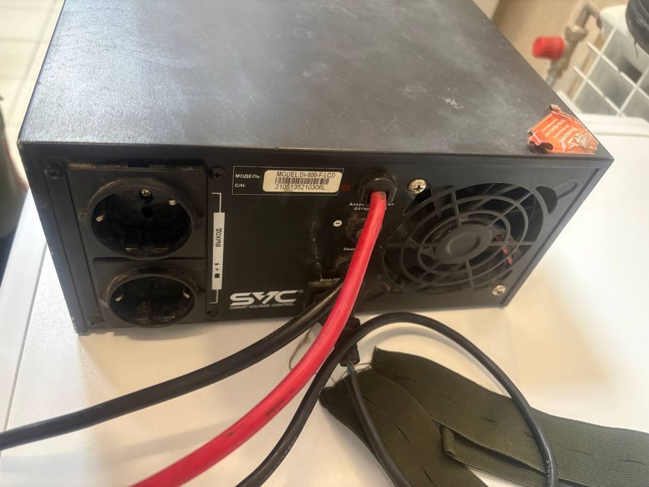 Инвертор-ИБП SVC DI-600-F-LCD