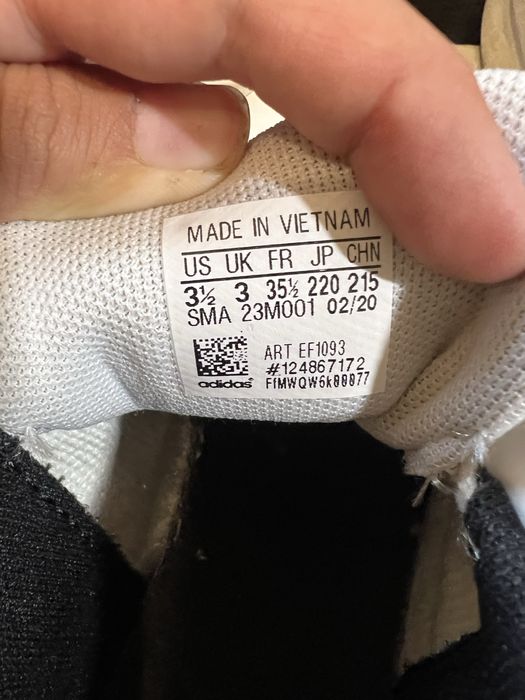 Обувки adidas 35,5