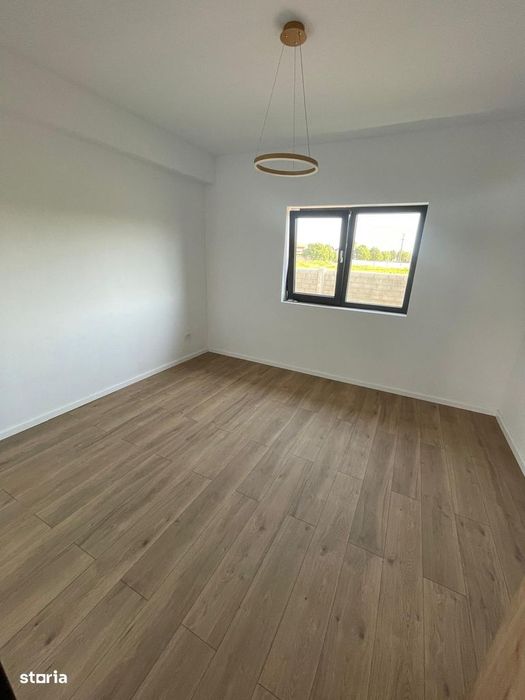 COMISION 0|Casă Nouă cu 4 Camere | Potențial de Mansardare!