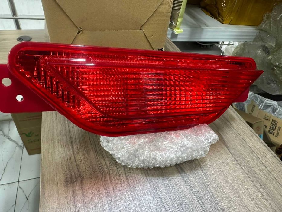 Geely Coolray задняя противотуманная фара