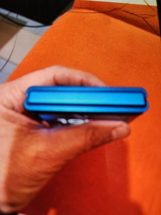 Моторола razr 60 blu