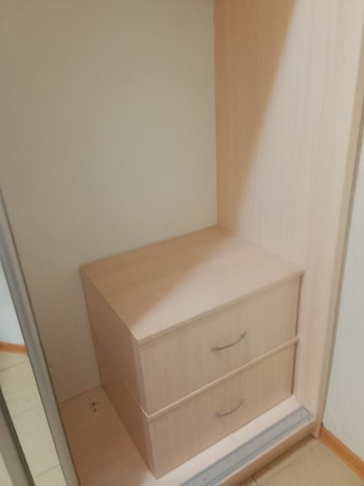 Шкаф с раздвижными дверями