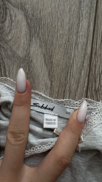 Четири женски потника Subdued и Zara