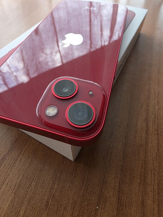 iPhone 13 (Red) 128gb - перфектен