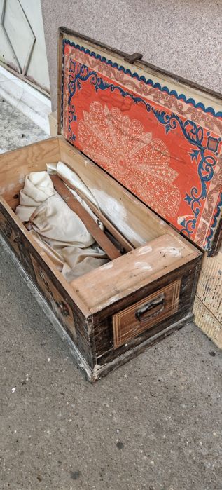 Cufar vechi din lemn masiv,lada