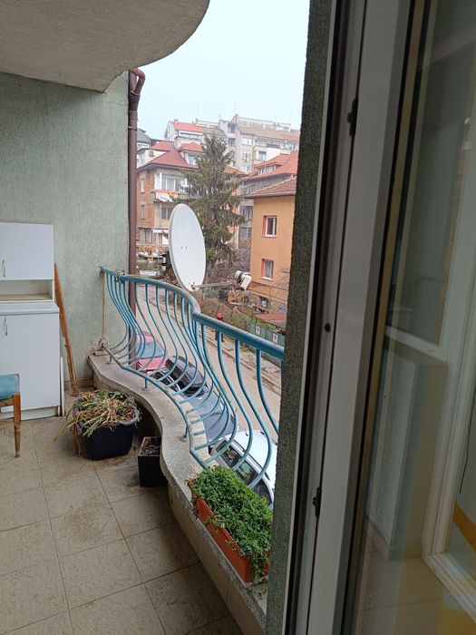 Дава се под наем Четиристаен апартамент в София, Гео Милев - 140 кв.м за 765 € - Снимка #9