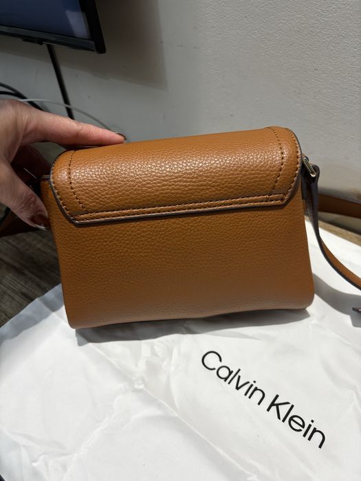 Дамска чанта Calvin Klein нова без етикет