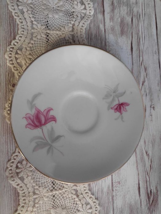 Малки чинийки - български порцелан