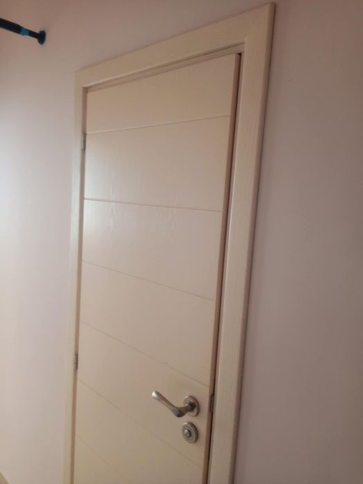 Продавам интериорни врати с каса (8 броя)