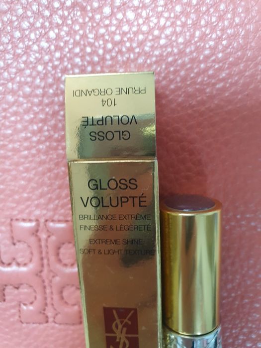 YSL Gloss Volupte гланц червило .от 90лв