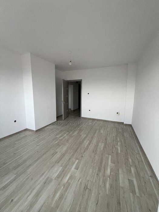 Продава се Тристаен апартамент в Шумен, Център - 65 кв.м за 1805 €/кв.м - Снимка #2