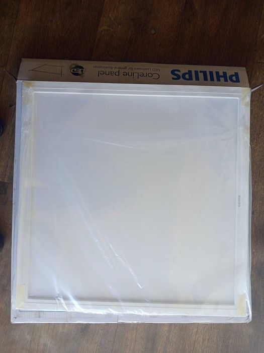 Продавам лед панел PHILIPS