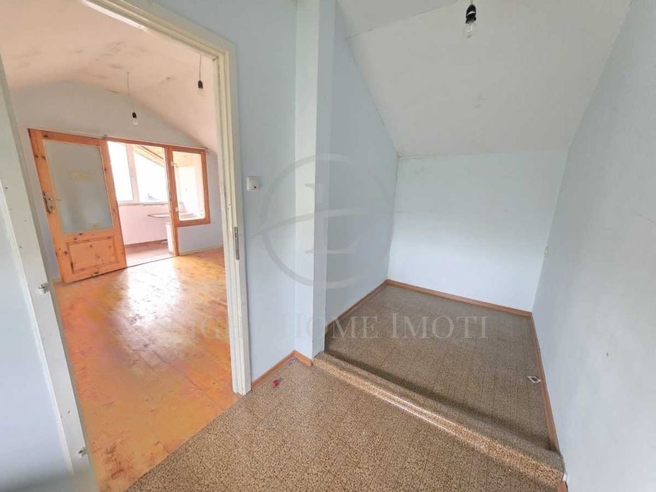 Реф. 2967 Къща / Тип Вила /  Двор