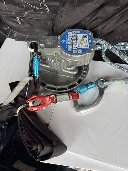 Dispozitiv de salvare sau coborare