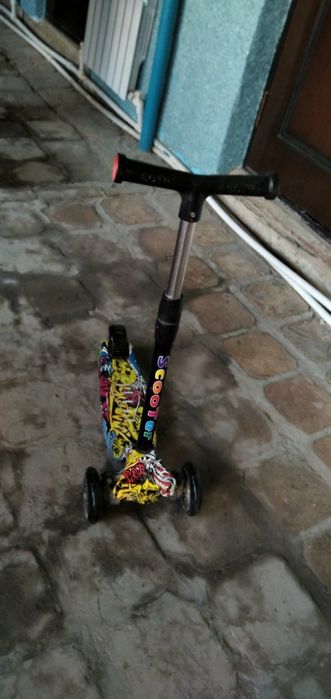 Продаётся велик детский и самокат