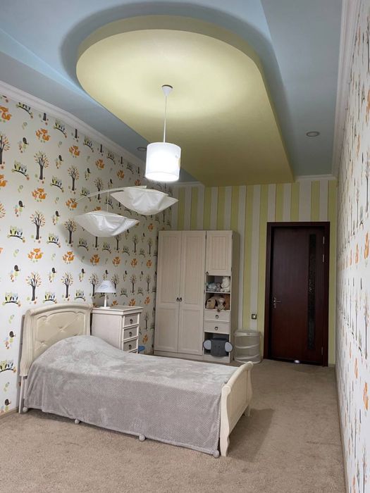 Продается дом большой , построен для семьи . 4 этажа