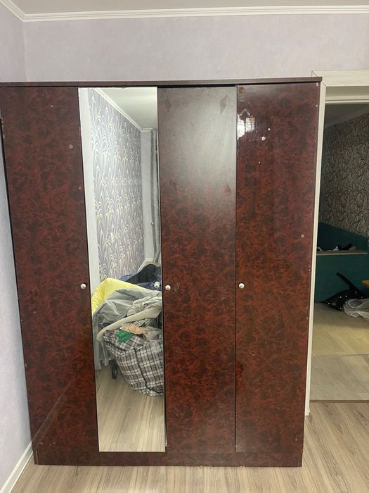 Шкаф для спальни с тумбами продам