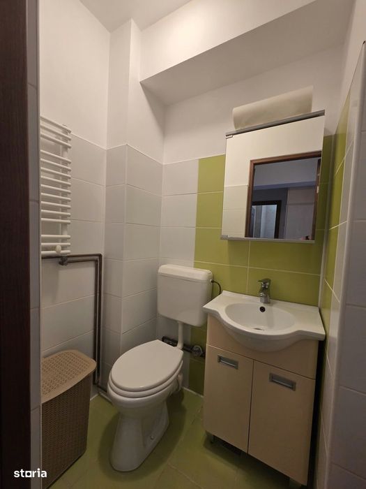 Inchiriez apartament 4 camere decomandat etajul 2 zona Piata Garii