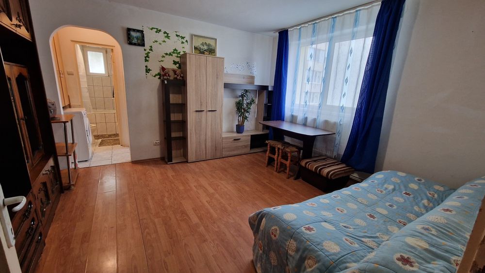 Inchiriez apartament cu 2 camere zona Decebal