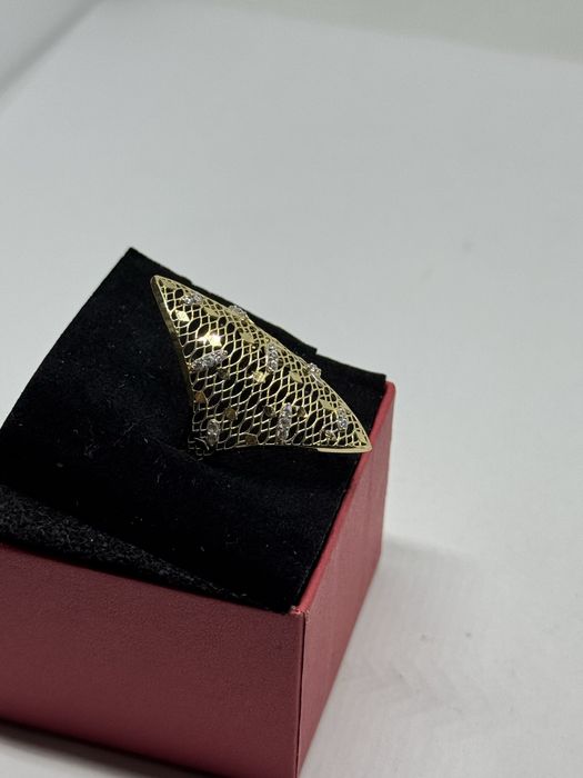 златен дамски пръстен 1.95гр 14к 585