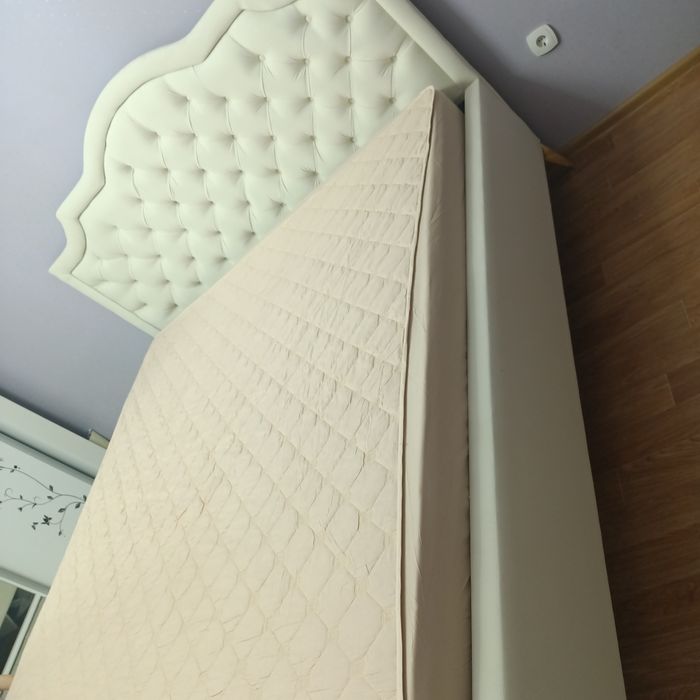 Двухспальный кровать