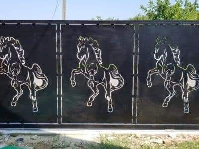 Porți din tablă decupată