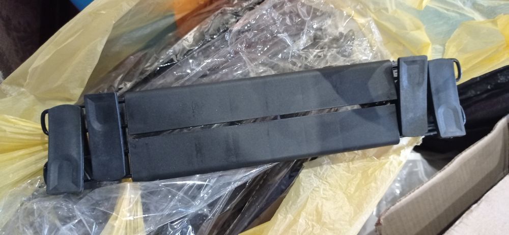 Продам вешалки новые.