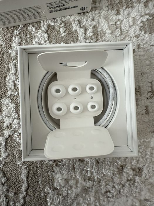 Airpods 2 pro с 1 наушником