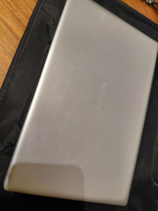 Ноутбук Castom,сумка в подарок