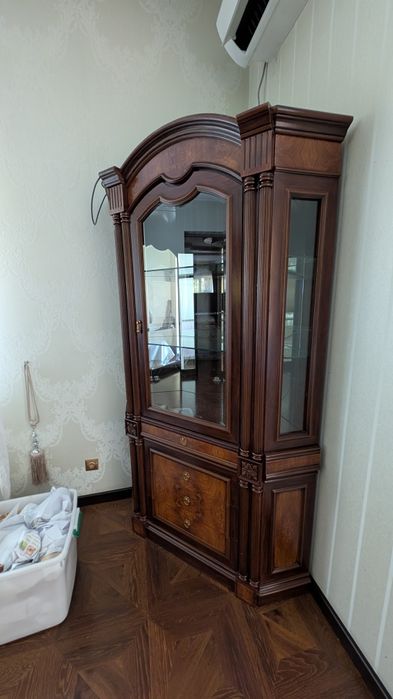 Продам шкафы в гостиную 2 шт.