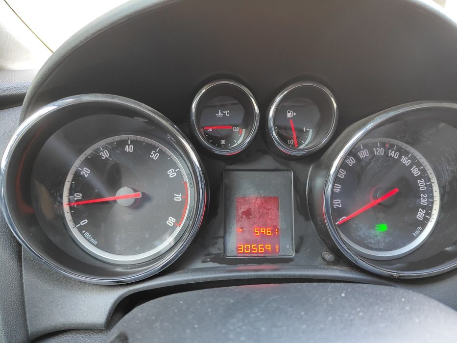 Opel Astra J Benzina