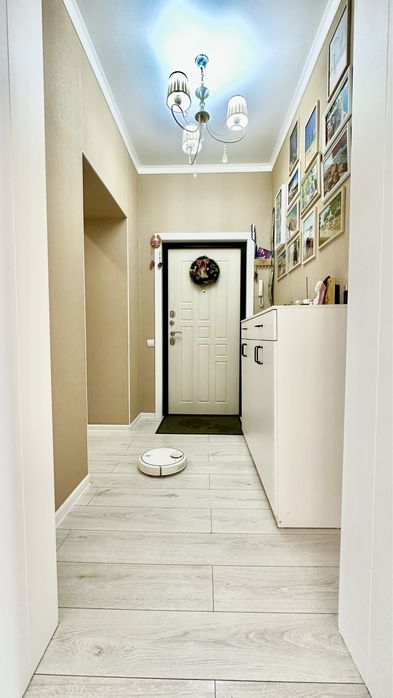 Робот пылесос и робот полотер