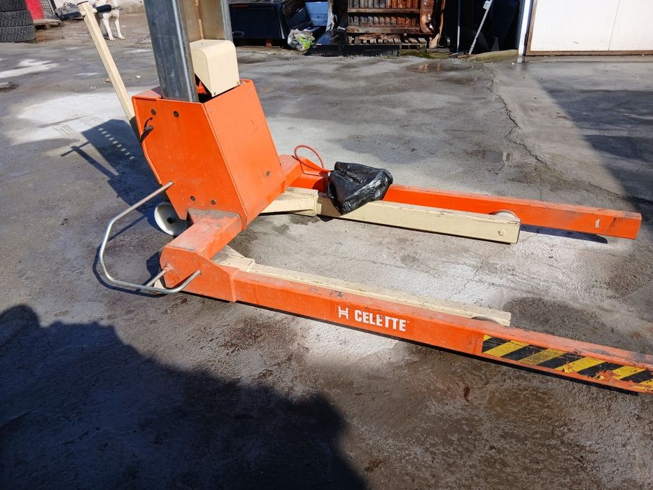 Celete  cayman   машина за изпъване на автомобири