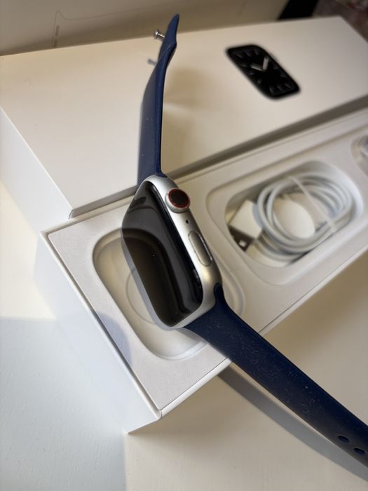 Apple Watch series 5 cellular silver