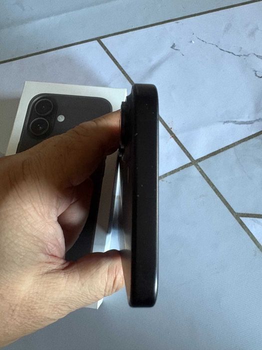 Apple iPhone 16  Black  128 GB  Като нов