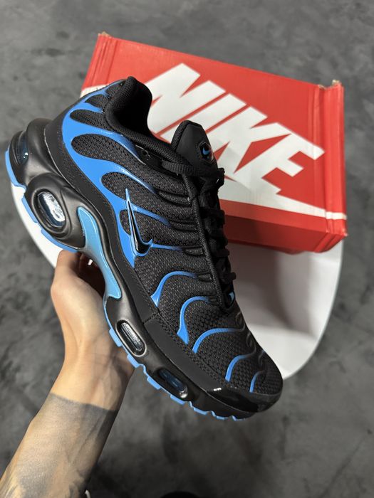 Nike Air Max Plus Black & University Blue