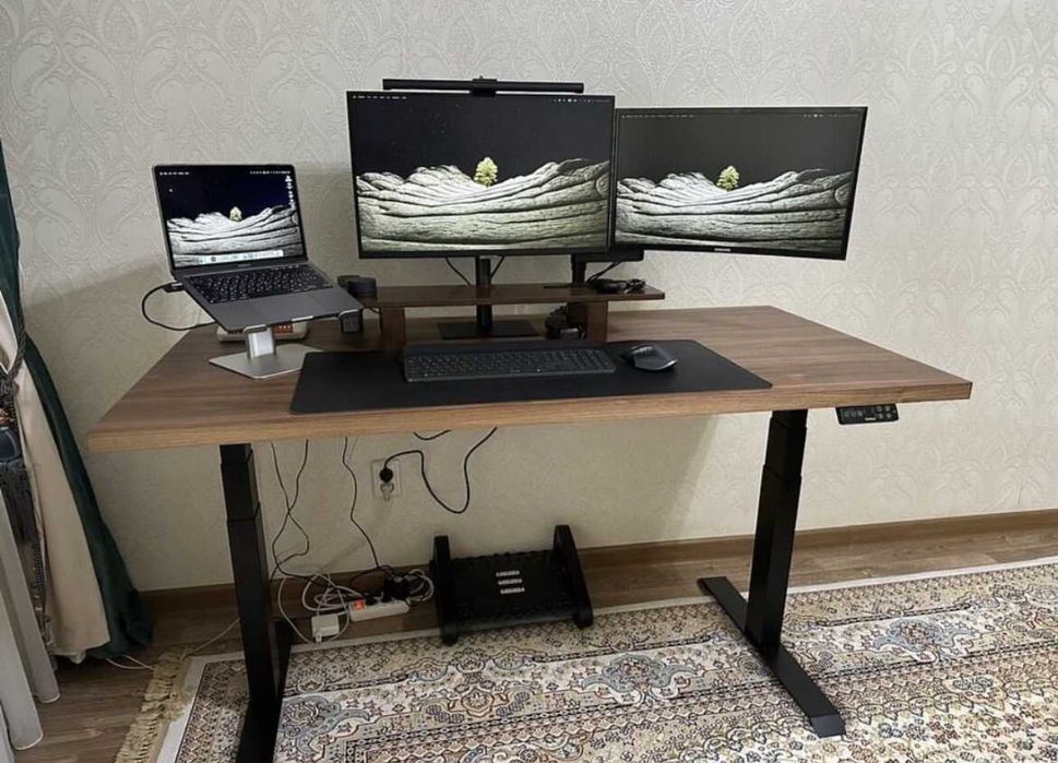 Стол для геймера и работы с рег высотой/Komp o'yinlari, ish uchun stol