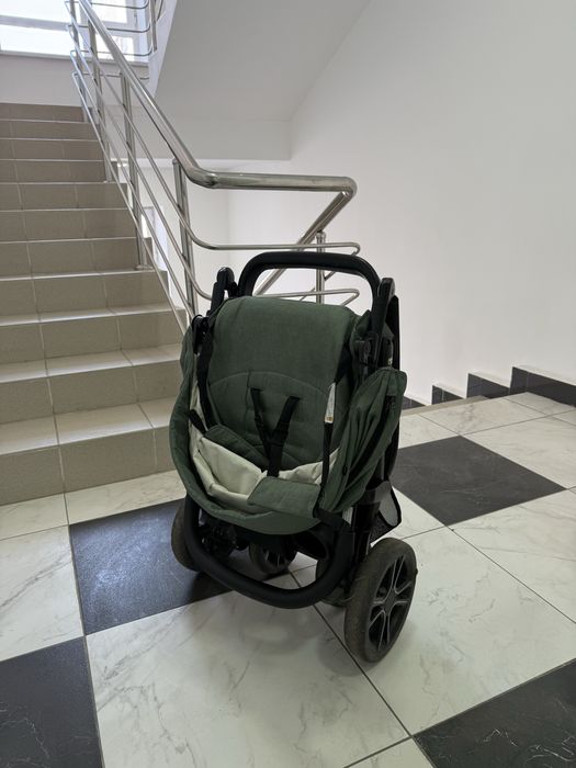 продам коляску от компаний JOIE