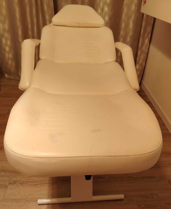 Pat de cosmetică, în stare bună