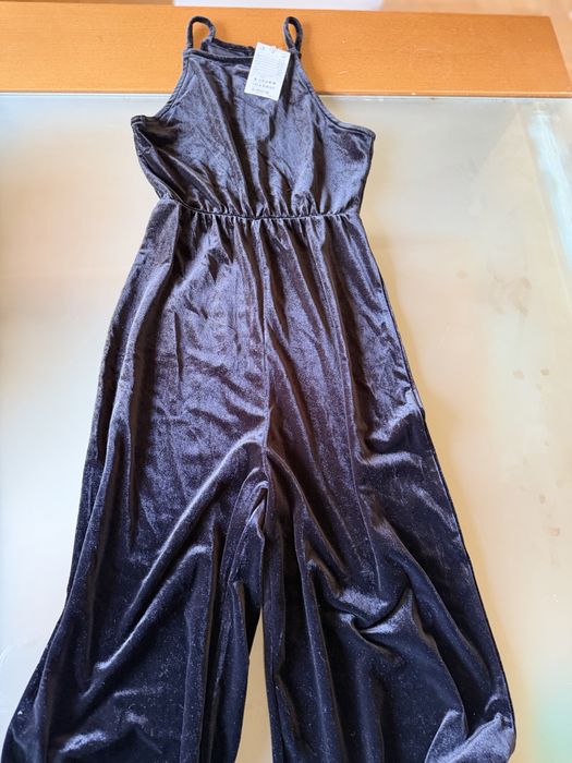 Продавам официален гащеризон на H&M 10-12 г.