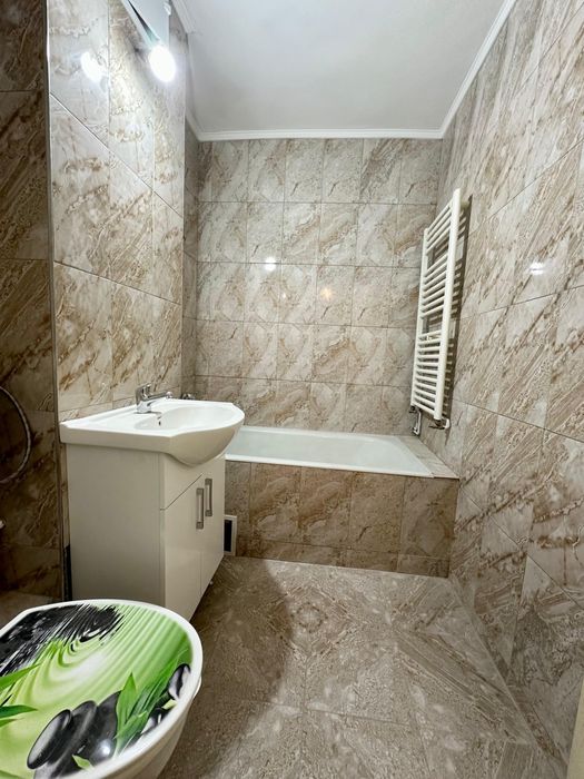 Garosniera cu balcon zona balta