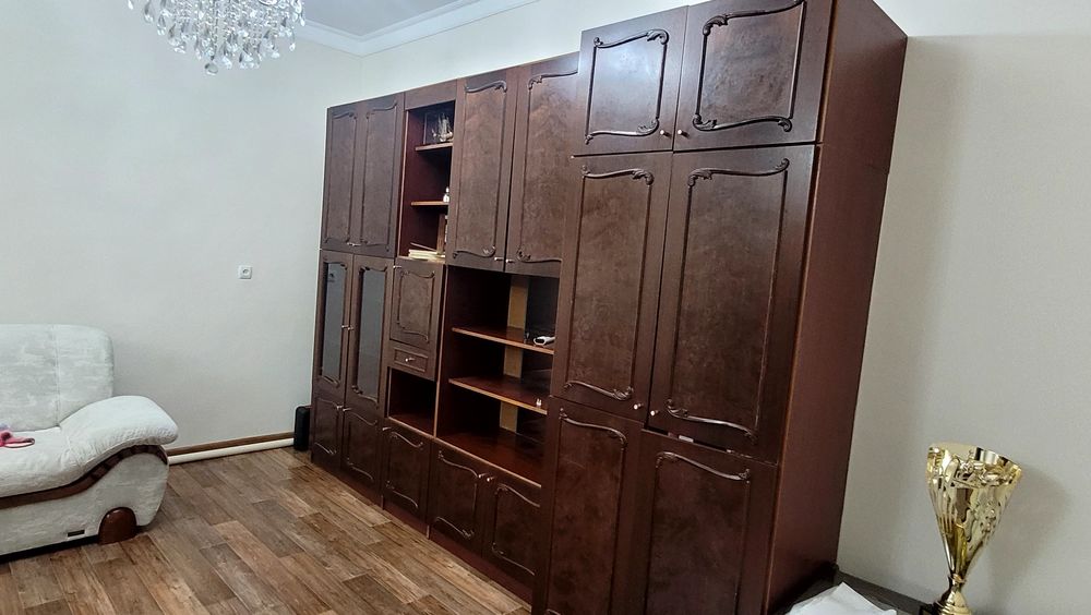 Сервант Югославия